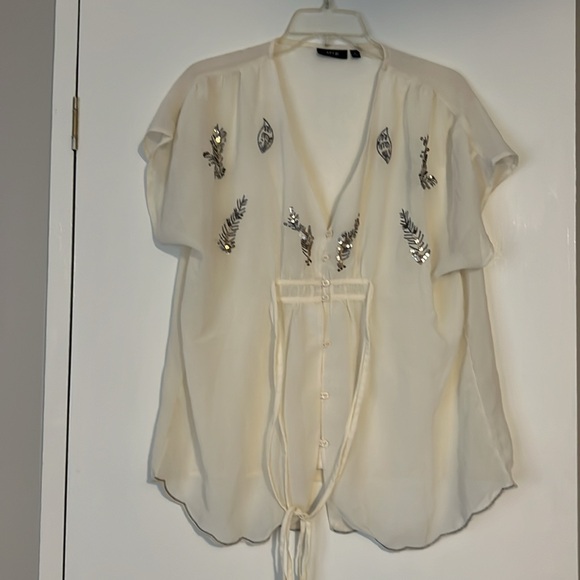 Apt. 9 short sleeve sheer top for women with a sequin design. Size XL - Picture 6 of 6